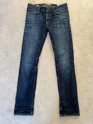 Jack & Jones jeans - super snygga Jack and jones jeans med en riktigt fet tvätt i storlek W29 L34. Slim fit