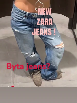 JEANS TRF WIDE LEG LÅG MIDJA 38 - SÖKER NÅGON SOM HAR DESSA I 36 OCH VILL BYTA TILL DESSA I  STORLEK 38.  BLÅ | 8727/022/400. Använda en gång och slutsåld på hemsidan 