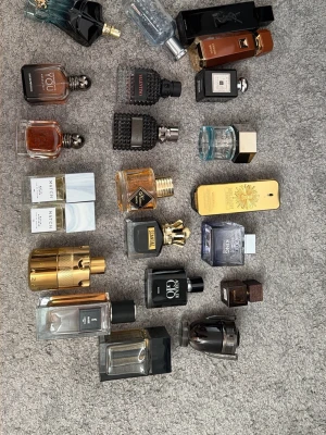 Byten! - Endast bytte! Inget säljes. Alla parfymer är 100% äkta, har lådorna till de flesta parfymerna, söker fräscha/somriga dofter men kom ändå med andra förslag. Hör av dig om du har något intressant!