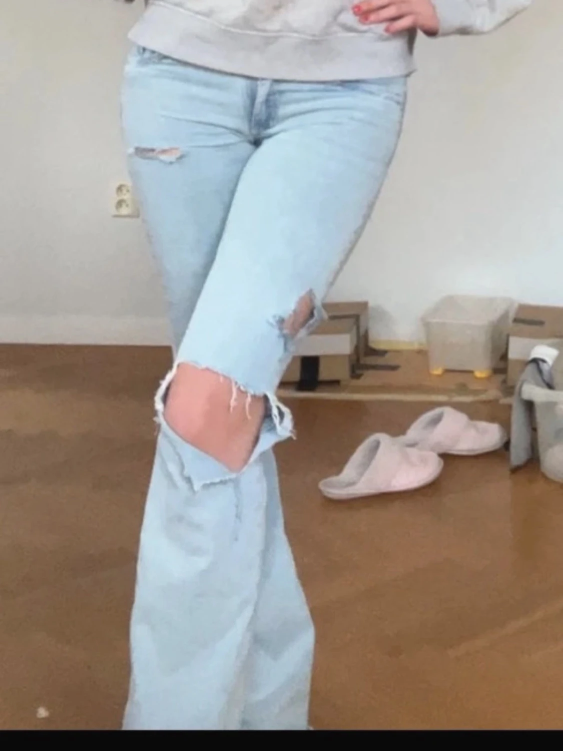 Ljusblå slitna bootcut jeans - 2