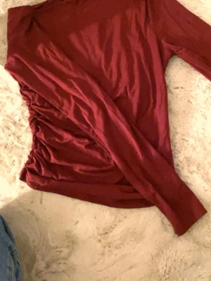 Vinröd tröja - Vin röd tröja från shein 