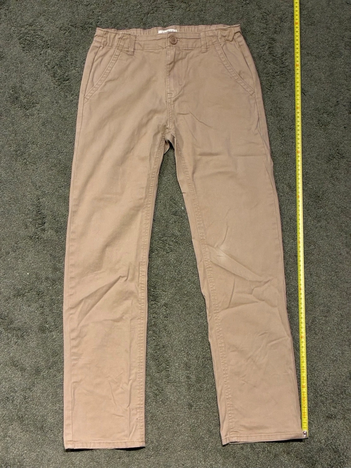 Beige chinos med raka ben