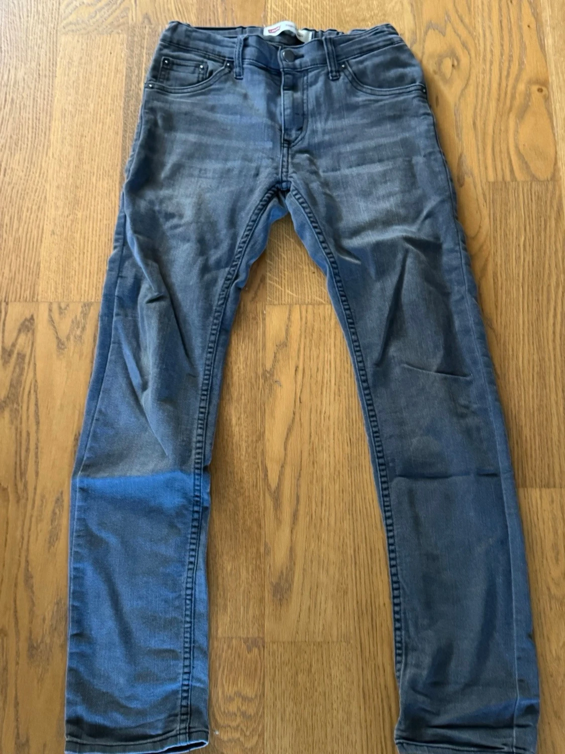 Blå smala Levis jeans med stretch