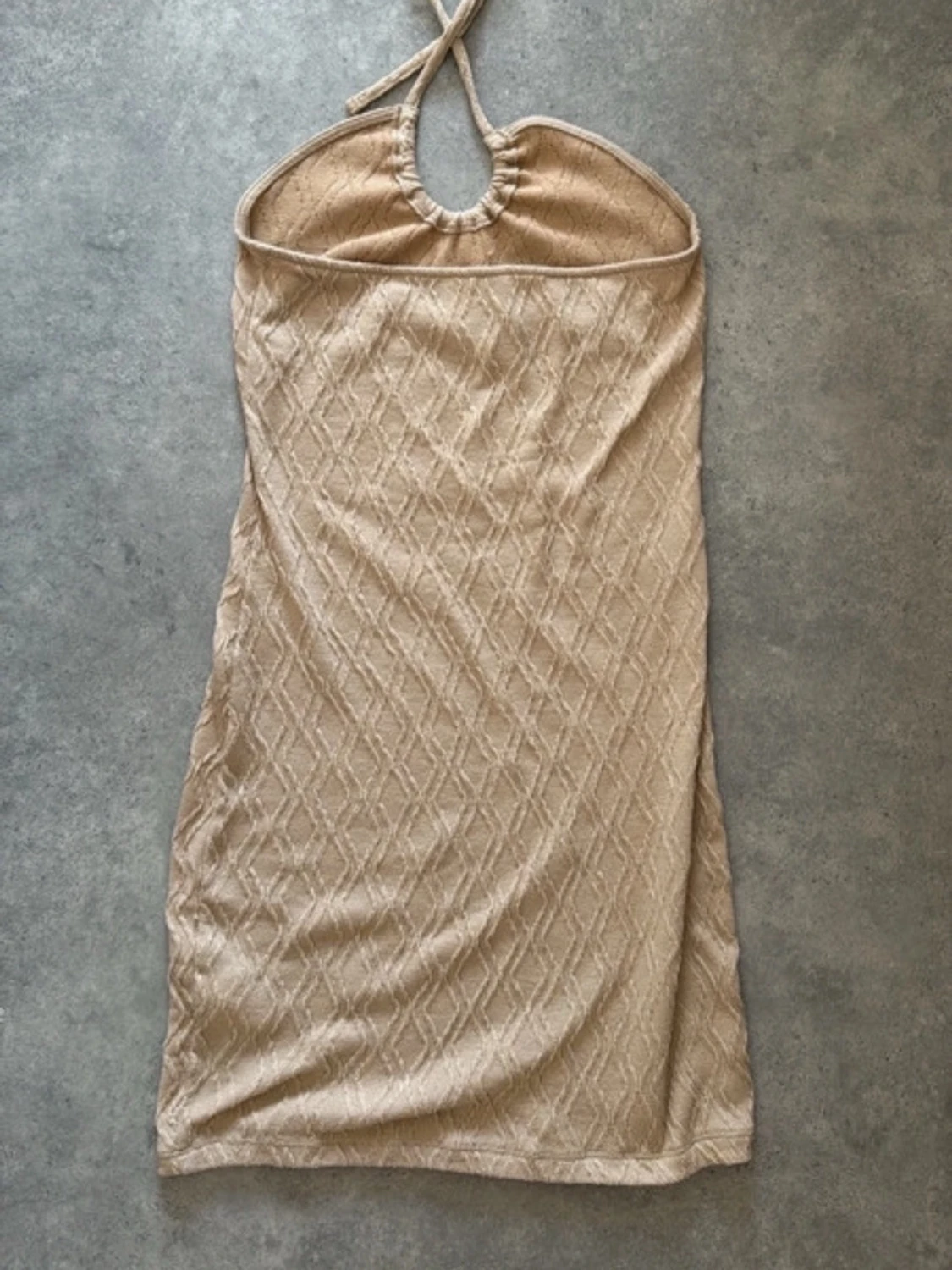 Beige stickad halterneckklänning - 3