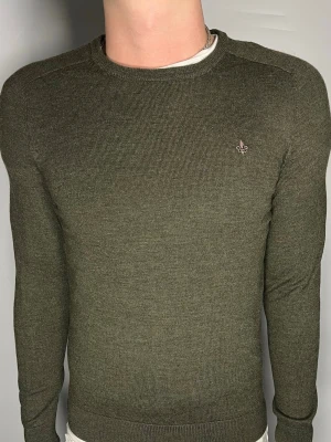 Morris merinoull tröja - Säljer en riktigt snygg och trendig Morris tröja i 100% merinoull och i fint skick, storlek M men sitter som S, vid frågor är det bara att skriva //Gramenti