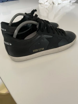Golden goose - Helt nya strl 44 perfekt nu till sommaren, skriv Rolling vid minsta lilla och pris kan absolut diskuteras 😁