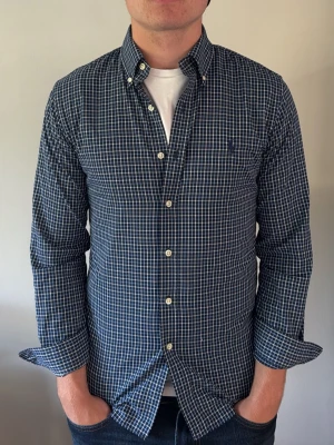 Ralph Lauren Skjorta - - Condition: 8/10 - Color: Blue - Size: S