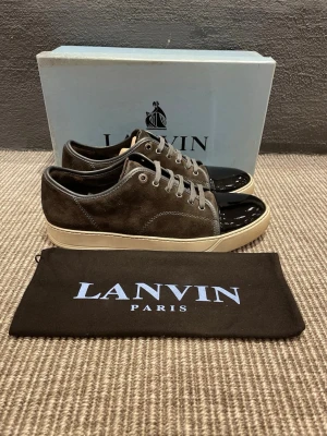 Lanvin skor  - Hej, säljer nu dessa svin snygga lanvin skor. Skorna är i grymt skick!  Begränsat antal boxar och dustbag. Hör av dig vid frågor.