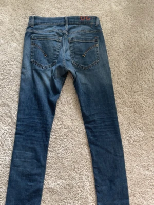 Dondup  - Dondup jeans modell George | storlek w 29 |  skit bra skick typ som helt nya, inga defekter | vid intresse var inte feg o kontakta  