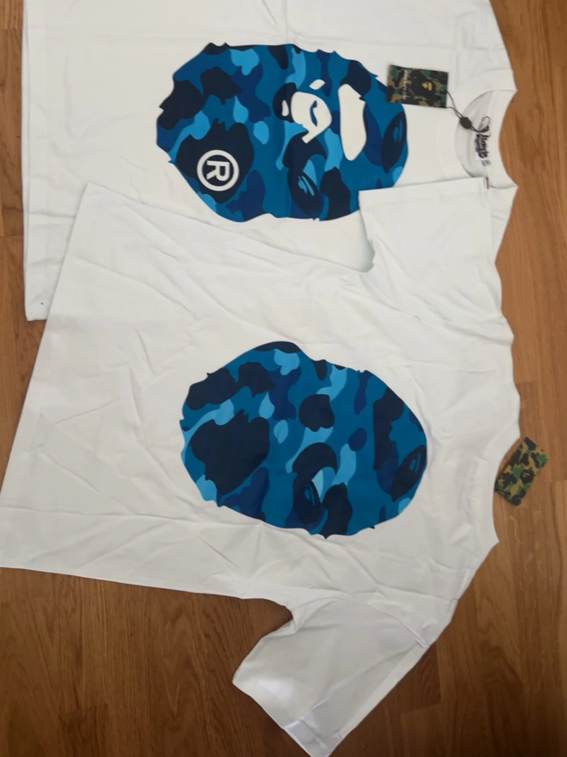 Vit Bape t-shirt med blå kamouflage