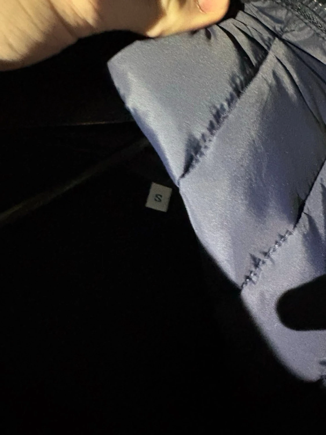 Mörkblå dunväst från Moncler - 4