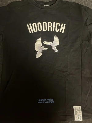 Hoodrich t-shirt - Hoodrich t-shirt. Använd ett fåtal gånger. Inga skador. 