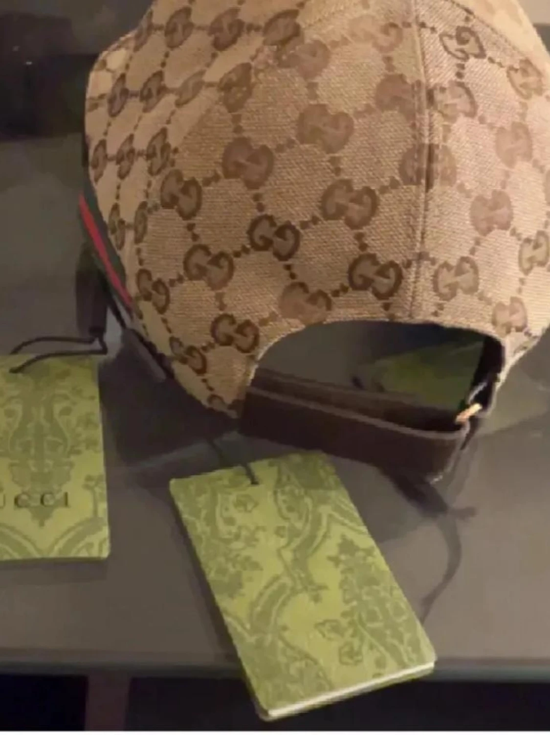 Beige keps från Gucci med GG-mönster - 5