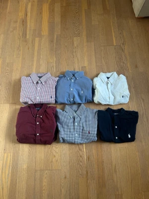 Ralph lauren skjortor - Olika Ralph lauren skojrtor mellan S-L i storlek, 349kr stycket eller billigare vid köp av fler. Undrar du på något är de bara att skriva