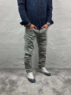 Replay jeans  - Ett par riktigt snygga jeans från Replay i storlek W31 L32 i modellen Anbbas 