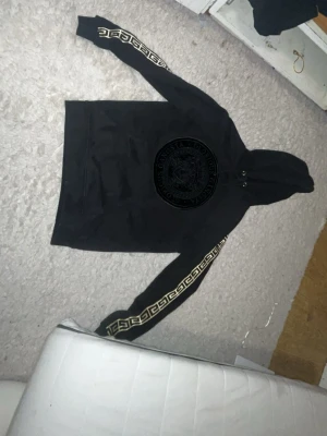Svart hoodie - Fin helt ny storlek m eller s