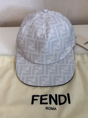 Fin vit keps - Väldigt fin keps