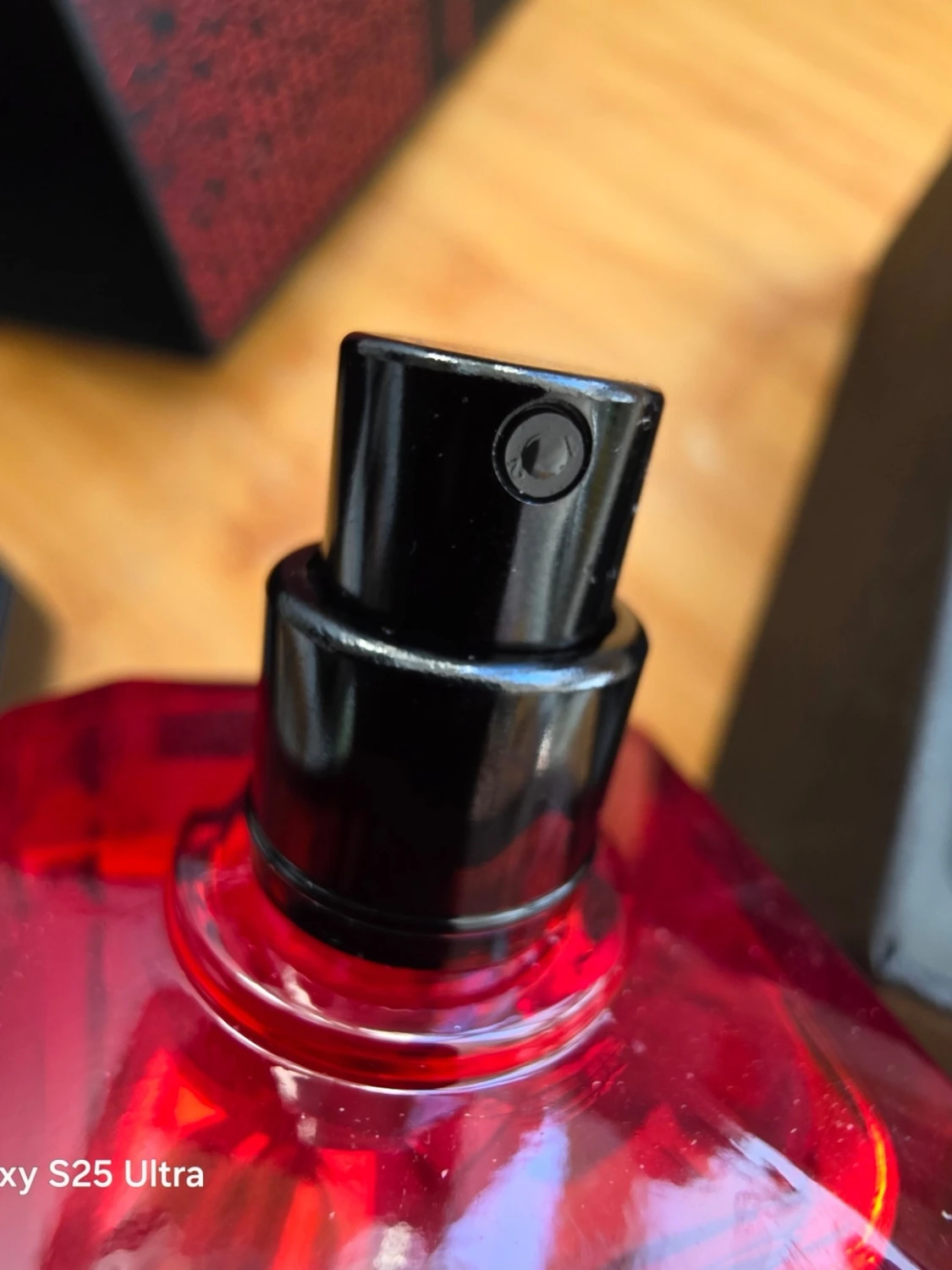 BDK Parfums röd parfymflaska 100ml
