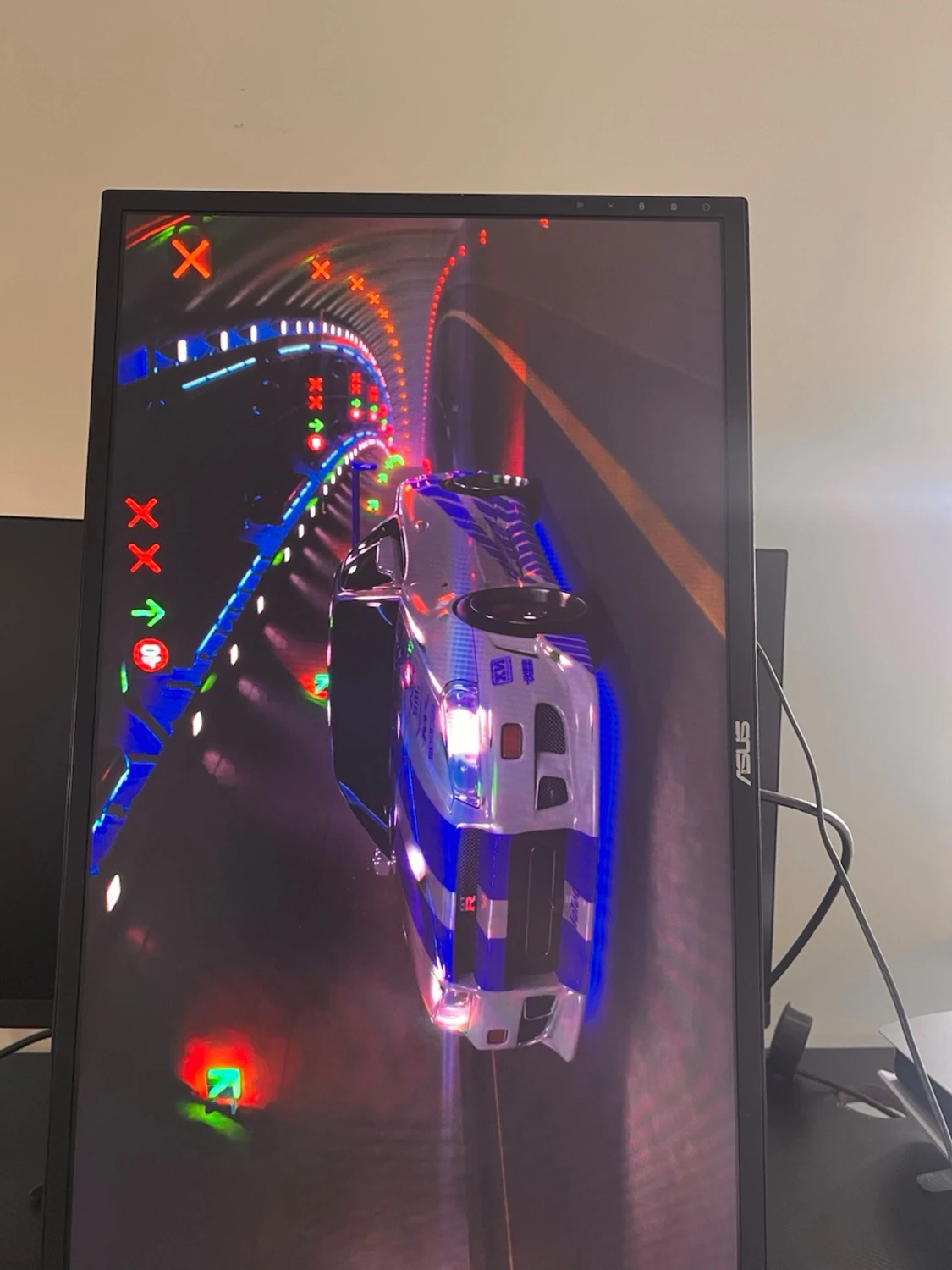 ASUS  svart gaming design med blå ditaljer  - 2