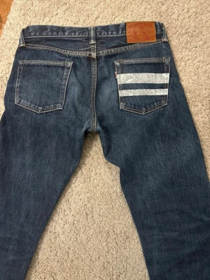 Momotaro gtb selvedge jeans - Snygga blå jeans från Momotaro med raka ben och klassisk femficksdesign. Dem är storlek w29 men är ganska små i storleken. Knappt använda så de formas efter användning.