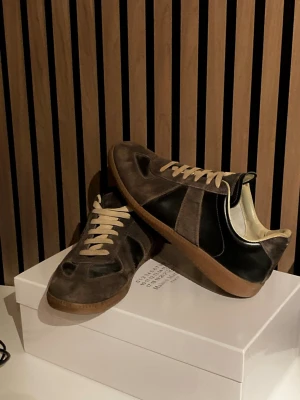 Maison margiela - Säljer nu dessa skor pga att jag har köpt nya! Storlek 41. Hör av er vid mina fundering!