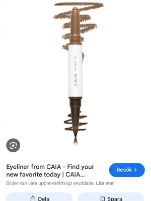 CAIA Double Take brun eyeliner - Dubbeländad eyeliner från CAIA i nyansen brun. Ena sidan är en krämig penna och andra sidan en flytande spets för precis applicering. Perfekt för att skapa både mjuka och markerade linjer. Kommer i stilren vit förpackning.