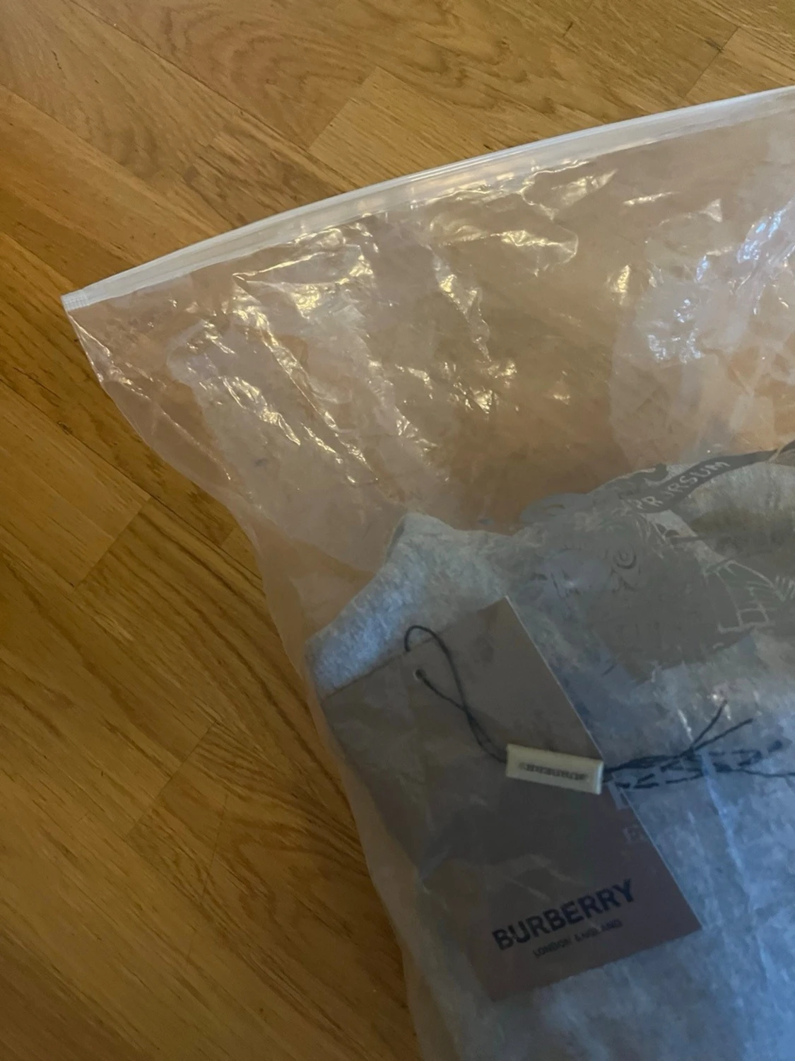 Grå zip-hoodie från Burberry - 3
