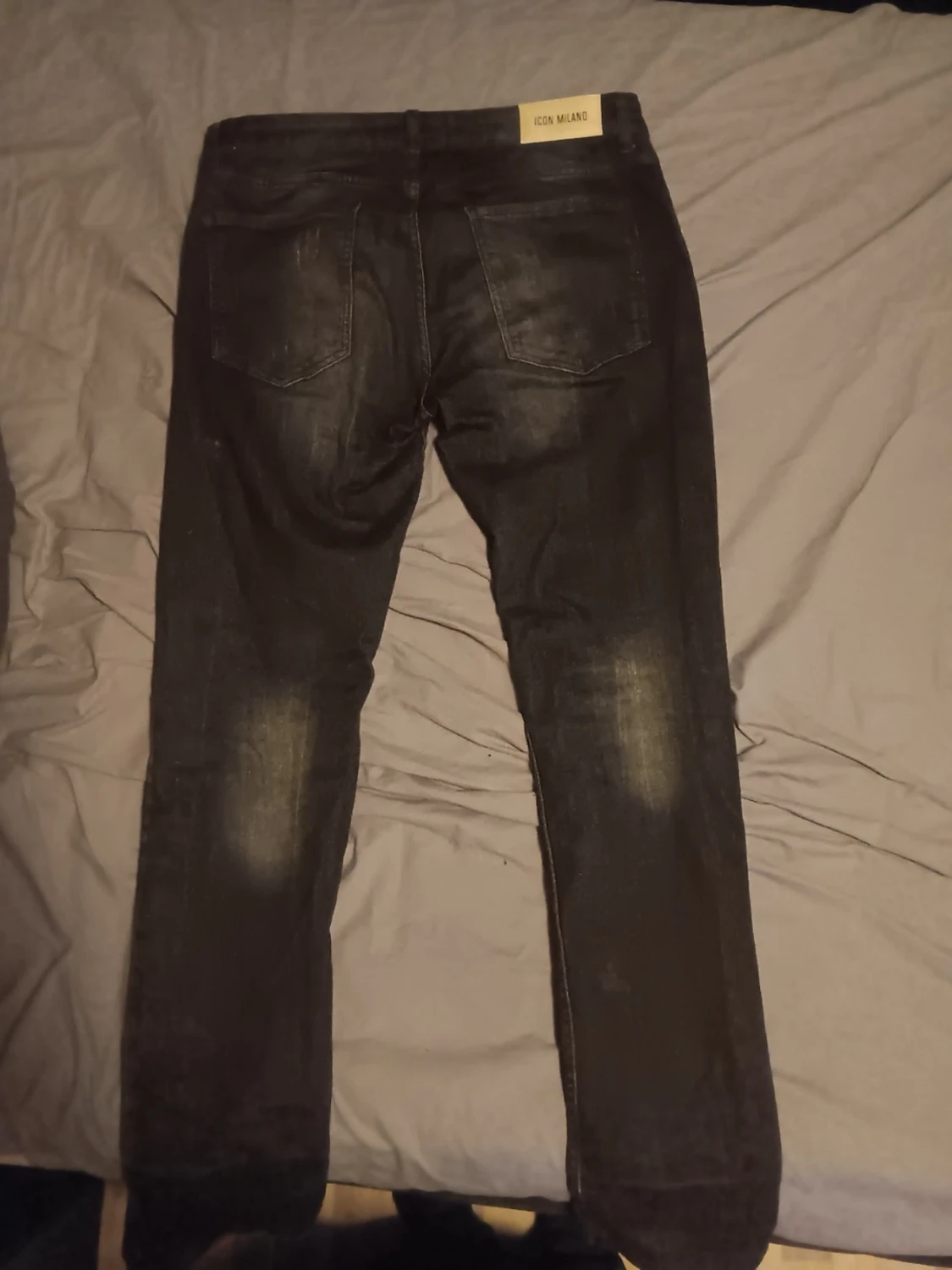 Svarta slitna jeans från Icon Milano - 1