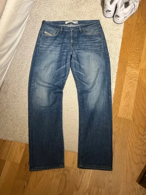 Diesel jeans - Riktigt snygg fade, bra skick, passar som en 33x34, kan skicka mått om det önskas, pris kan diskuteras