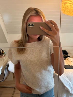 Topp från Nelly  - Aldrig använd. Stickad topp, nelly