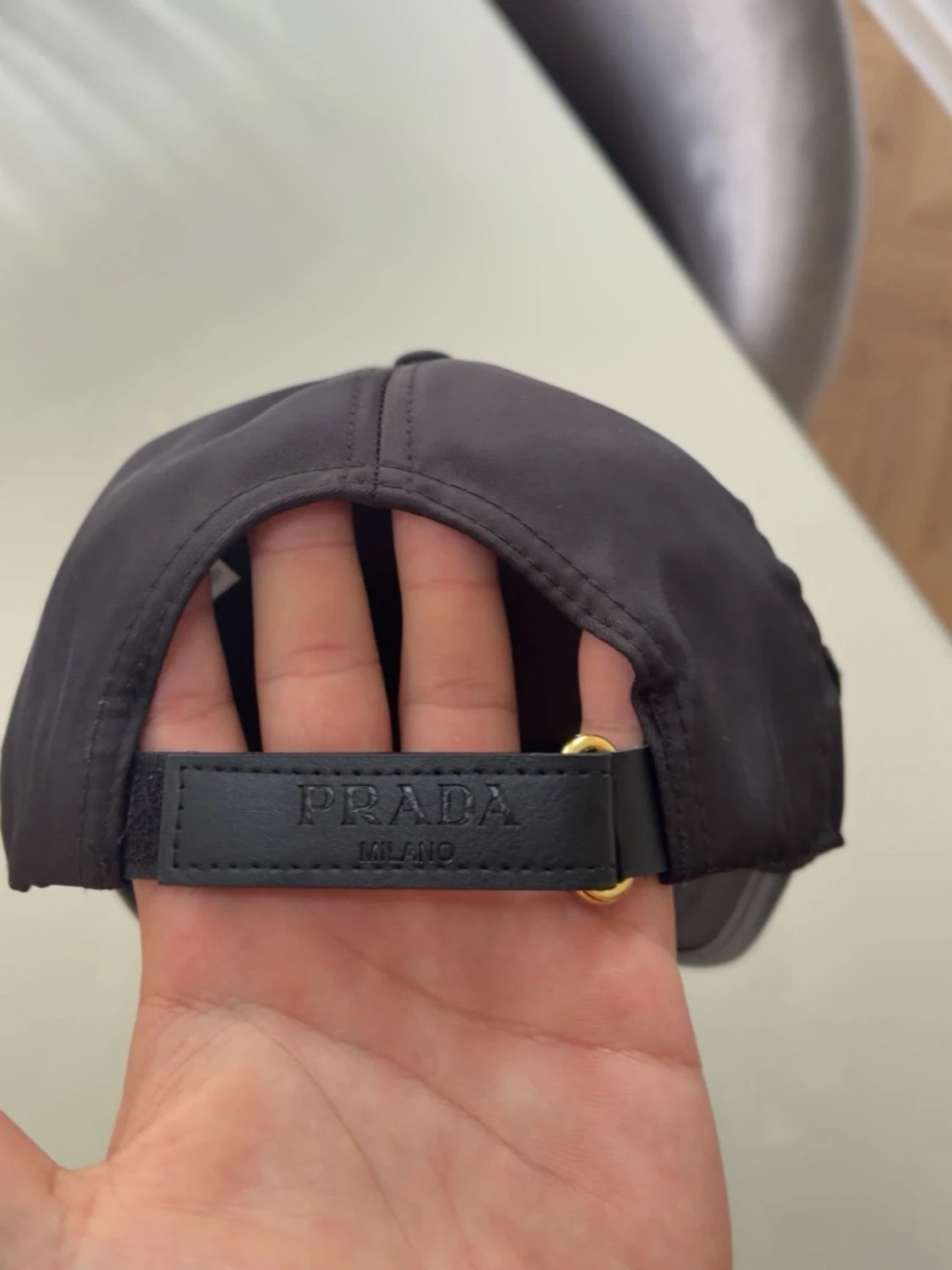 Svart keps från Prada i nylon - 2