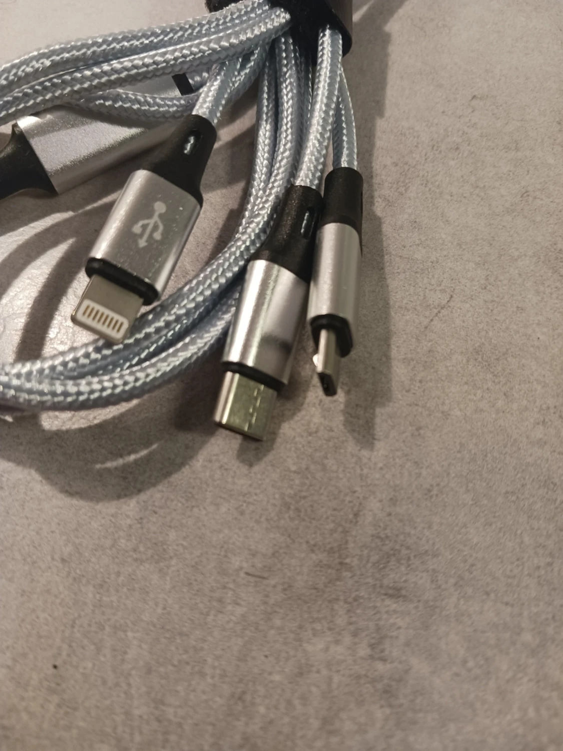 Laddare med multikabel USB och adapter - 3