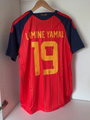Spaniens matchtröja Lamine Yamal VM - Spanien Vm tröja med Lamine Yamal på ryggen. Finns två i M och en i L 