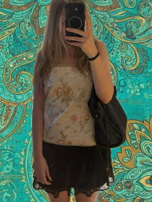Super gulligt linne - Säljer linnet som syns på bilden, då det tyvärr inte kommer till användning längre.  Skriv för fler bilder. 💗