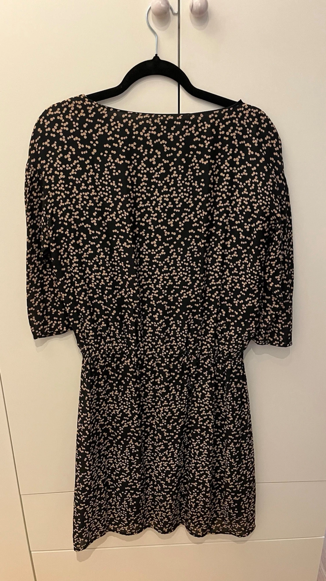 Prickig klänning  - 1