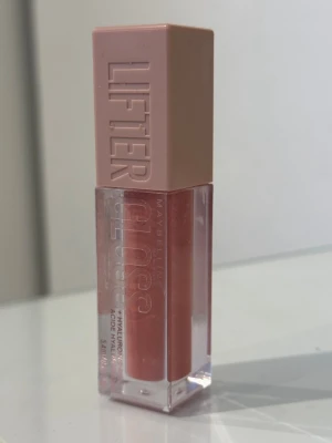 Lifter gloss 006 Reef - Nytt och oöppnat lifter gloss i färgen 006 Reef. 💘Superfin färg!🥰orginalpris: 139kr💄