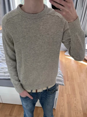 Stickad tröja från H&M - Stickad ljusgrå tröja från H&M | Storlek M | Mycket bra skick✅|