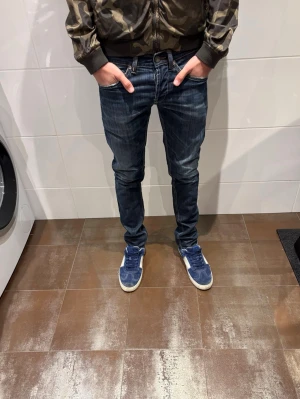 Dondup jeans - Dondup jeans | Riktigt feta och populära jeans | Skick= 9,5/10 | nypris= 4000 kr | vårt pris= 649kr | Hör av dig vid minsta fundering! 