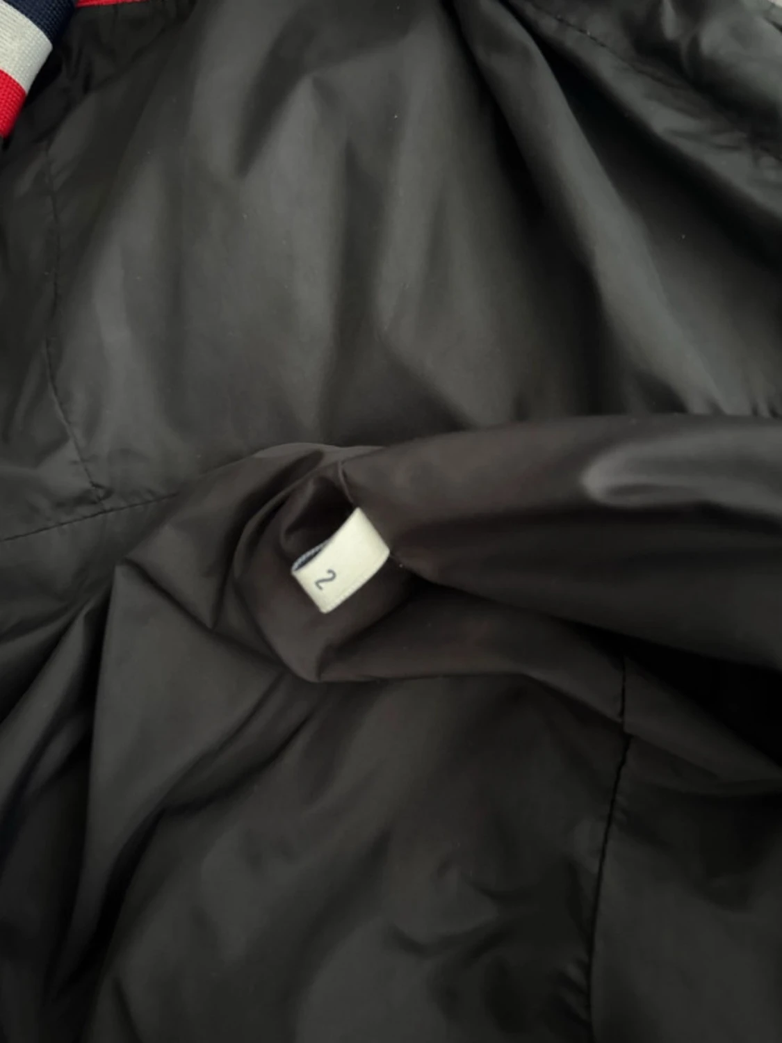 Svart vindjacka från Moncler - 4
