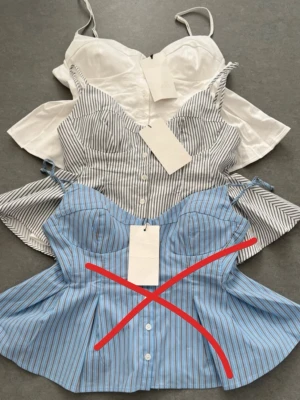 Zara toppar - SLUTSÅLDA Zara toppar!💙hela collectionen! 2x