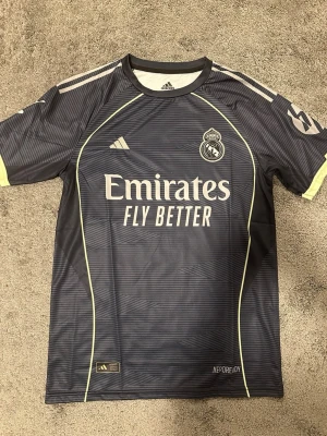 Mbappe 9 real Madrid t shirt  - Helt ny mbappe fotbolls T-shirt 