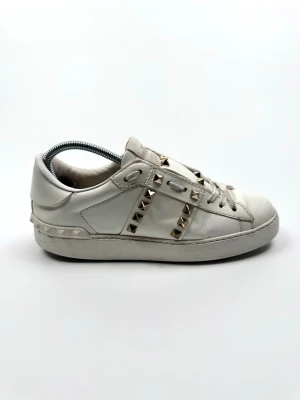 Valentino Rockstud sneakers - Valentino Garavani Rockstud sneakers | Storlek 36 |Skick 8/10 | Nypris ca 7700kr |100% autentiska