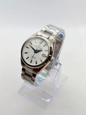 GS Seiko Mod White Birch Dial 36/39 - Movement: NH35 Seiko  Case Size: 36mm or 39mm Water Resistance: 100m Crystal: Sapphire Glass Lume: Super Lume Bracelet: Full link bracelet included