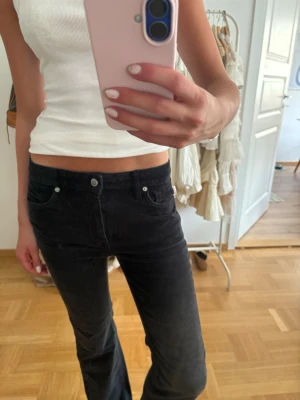 Jeans low waisy - Super coola jeans. Low waist boot cut. 🧡
