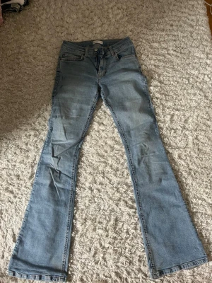 ljusblåa jeans - ljusblåa jeans