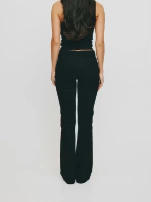 Svarta bootcut jeans - Svarta bootcut jeans från bikbok💘