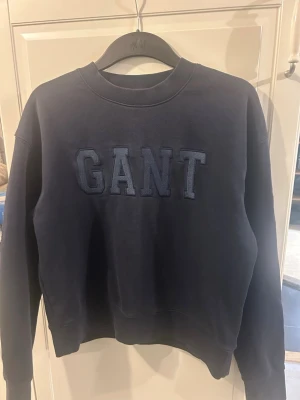 Gant tröja - Mörkblå tröja från Gant💙