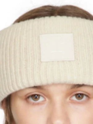 Acne Studios hårband - Creme vitt hårband från Acne🤍Perfekt nu under skidsäsongen och passar med allt, lite tajtare runt huvudet än vad måttet säger men passar mig💗Orginalpris 1599kr