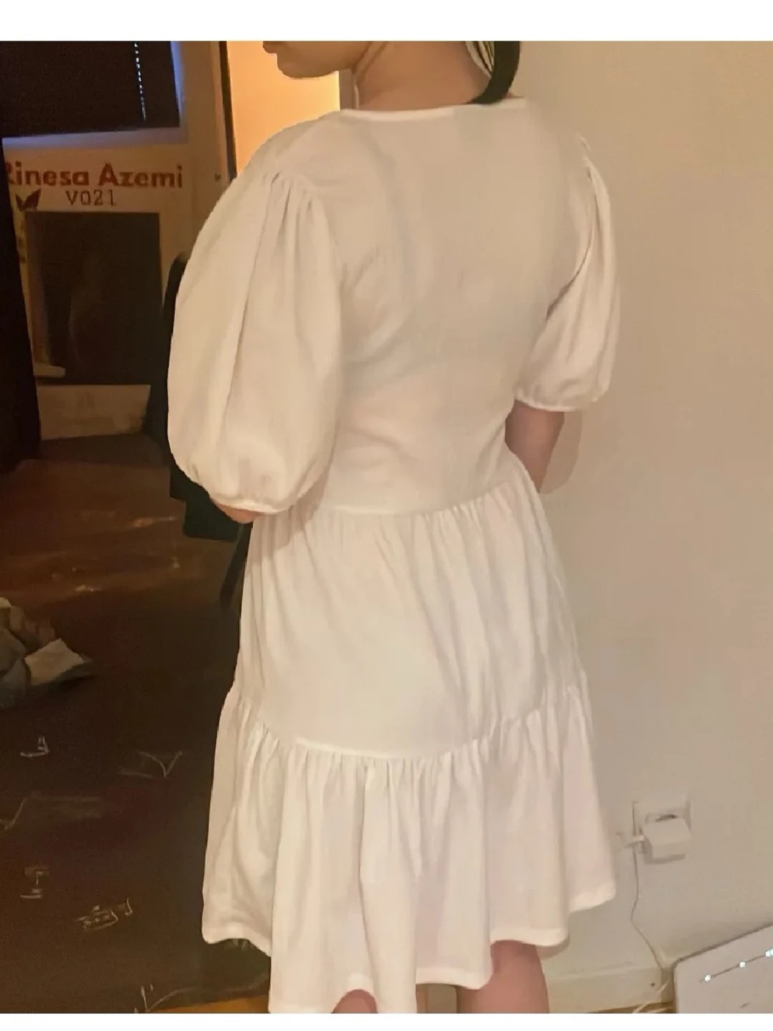 Vit omlottklänning med volang - 2