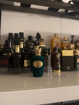 Sospiro vibrato DECANT 5ml eller 10ml - Skriv till mig om ni vill ha 5ml decant av den eller 10ml. OBS SÄLJER INTE FLASKAN BARA DECANTS AV DEN.